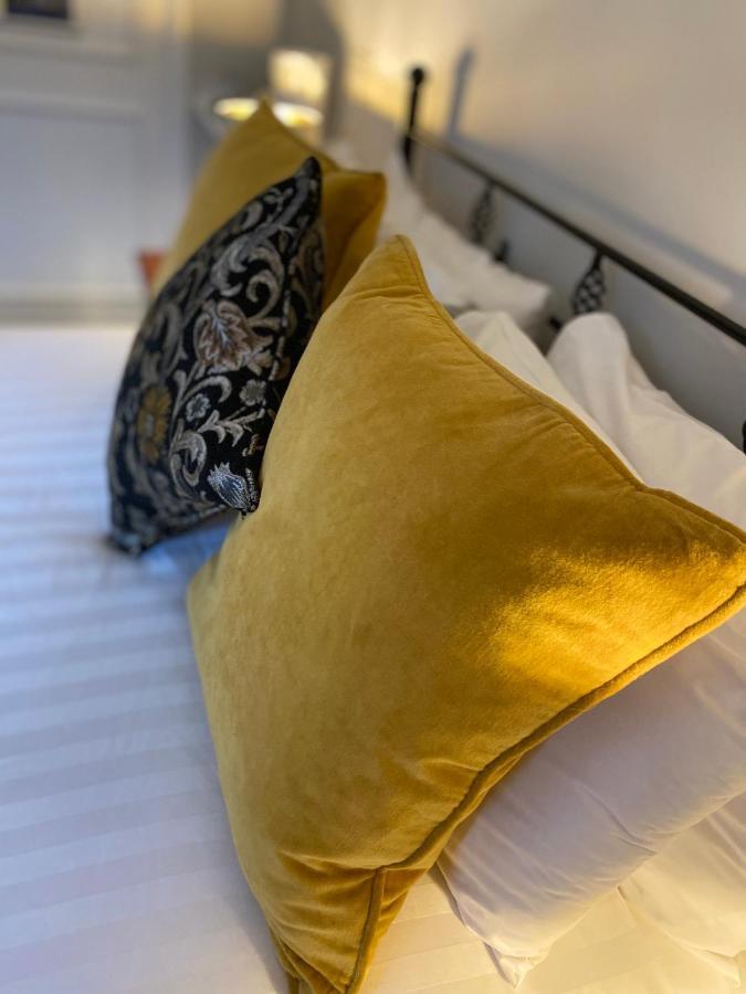 White Hart Hotel 도체스터온템스 외부 사진