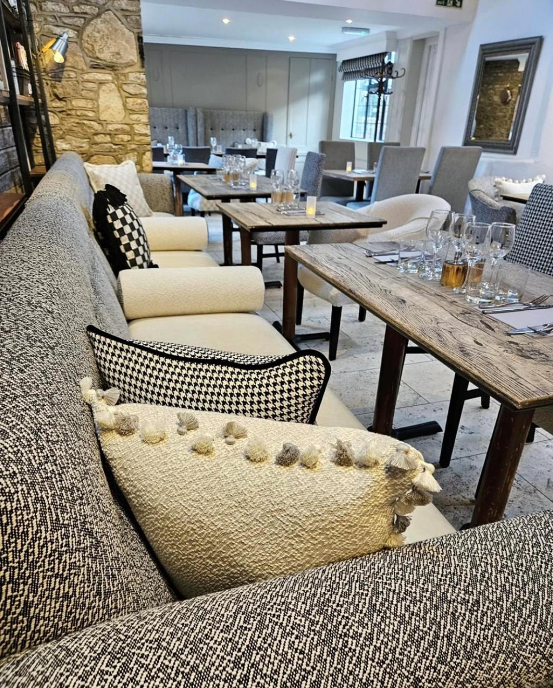 White Hart Hotel 도체스터온템스 외부 사진